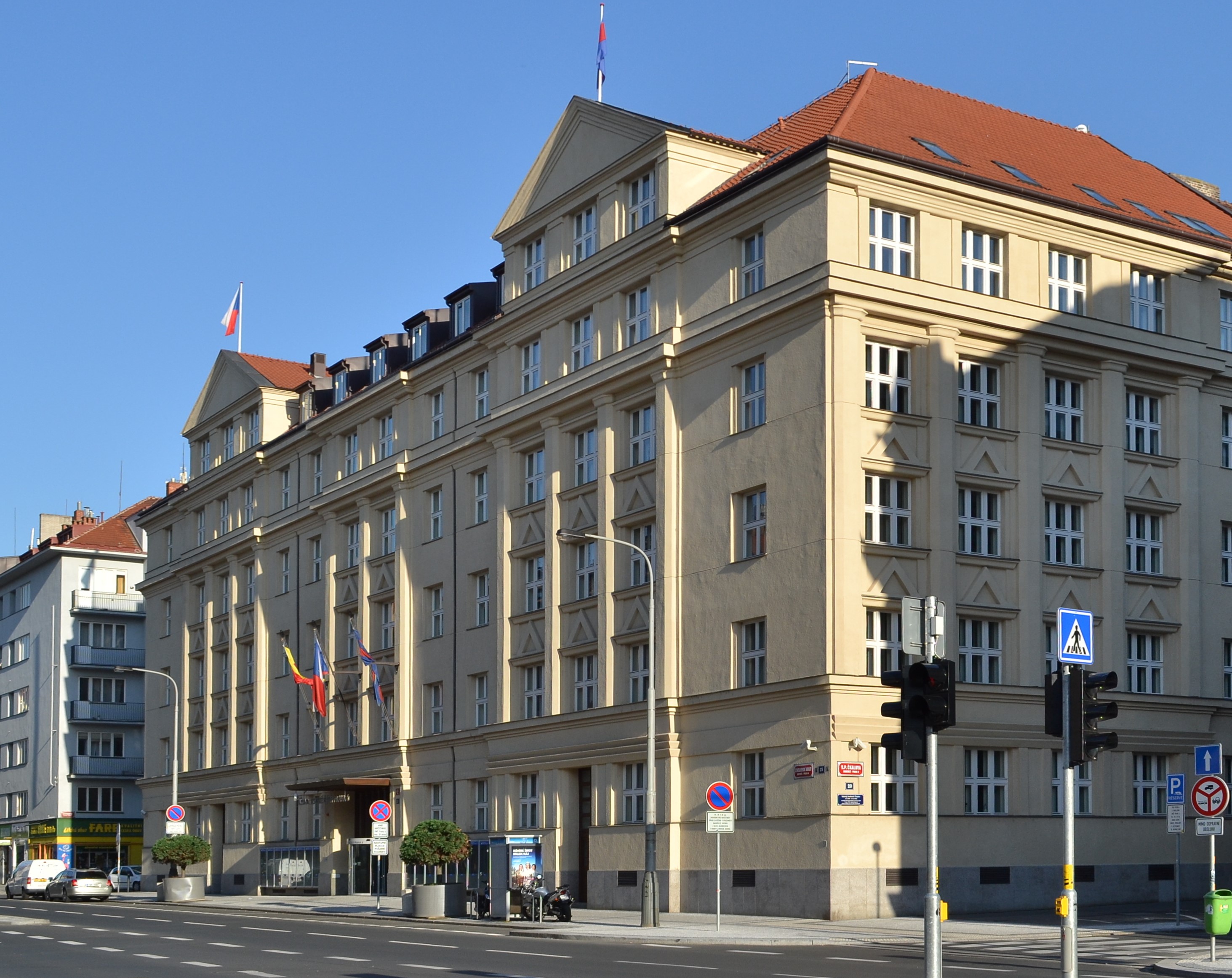 Pravidelné setkání zástupců radnice se spolky 1 Pravidelné setkání zástupců radnice se spolky - 148 226 584d309e39f82 praha radnice prahy 6