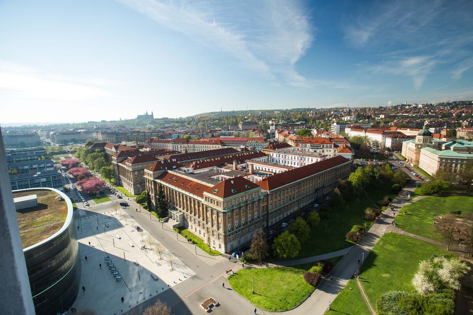 Kampus Dejvice čeká proměna. Co by se tu mělo po revitalizaci změnit? 1 Kampus Dejvice čeká proměna. Co by se tu mělo po revitalizaci změnit? - 253 359 60673cb7b5f61 kampus
