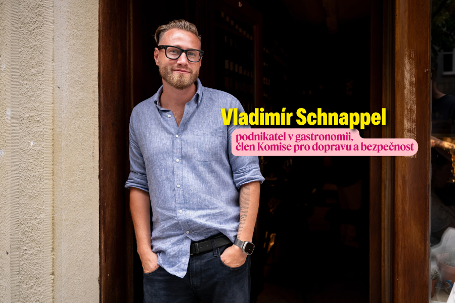 Seznamte se: Vladimír Schnappel, podnikatel, člen dopravní komise a náš kandidát do zastupitelstva 1 Podnikatel a náš kandidát do Zastupitelstva městské části Praha 6 – Vladimír Schnappel před svým bistrem CAVA.
