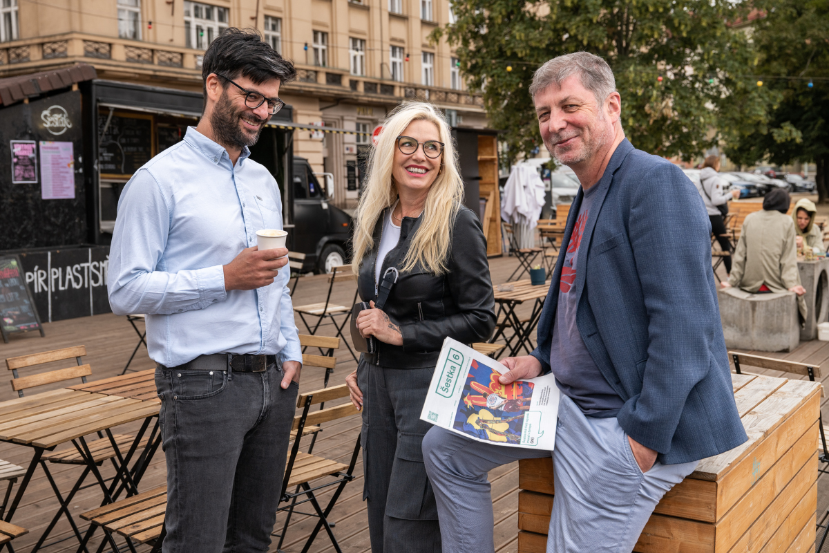 Home 8 Starostové Praha 6 – Petr Prokop, Helena Krausová a Jan Lacina.